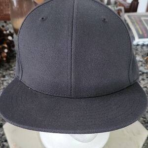 LIDS Gray Baseball Cap Size 7 3/8